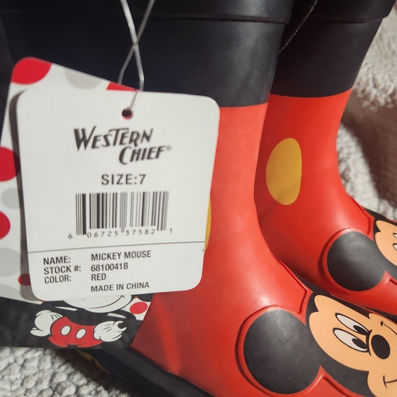 Child\'s rainboots